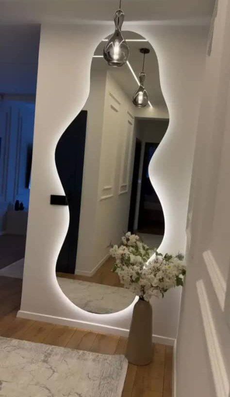 آینه قدی طرح دفرمه